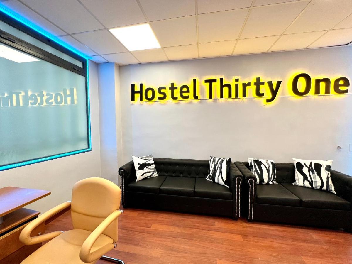 Hostel Thirty One Madrid Exterior photo