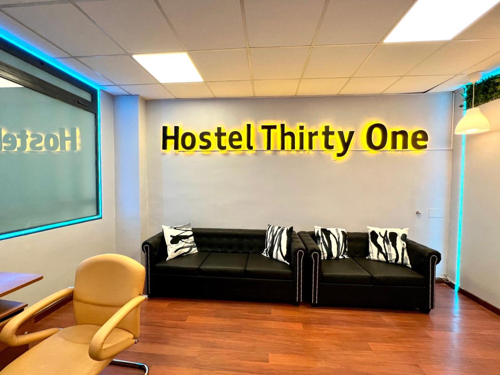 Hostel Thirty One Madrid Exterior photo